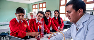 El 88% de egresados de los COAR estudia en universidades del Perú y el extranjero