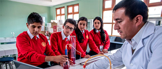 El 88% de egresados de los COAR estudia en universidades del Per&uacute; y el extranjero