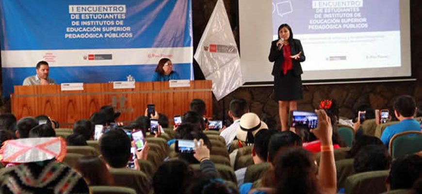 Encuentro de Estudiantes de IESP - Ministra 01